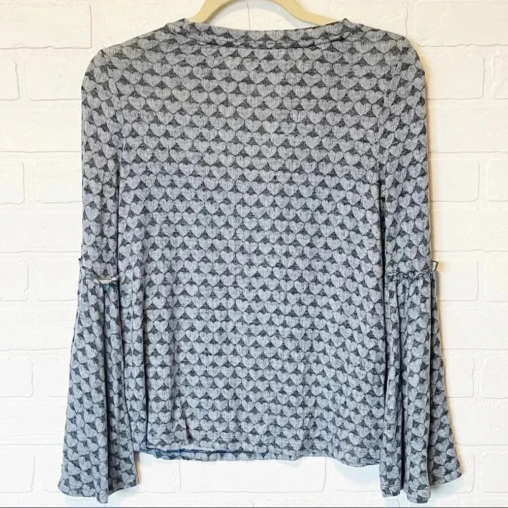Lauren Conrad Blue Heart Bell Sleeve Top Sz XS - Picture 6 of 7